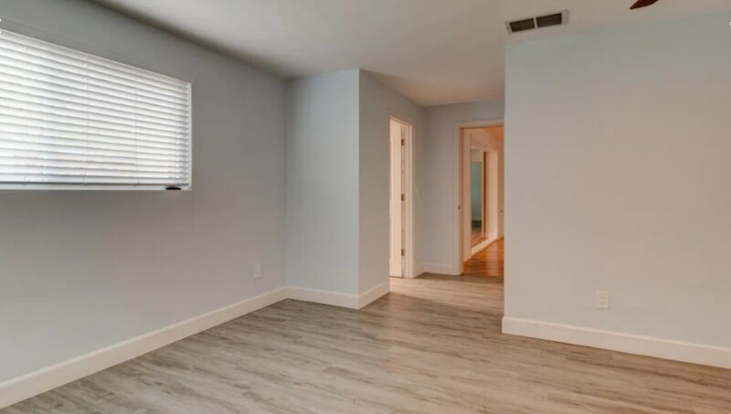 Building Photo - 1462 Roosevelt Blvd