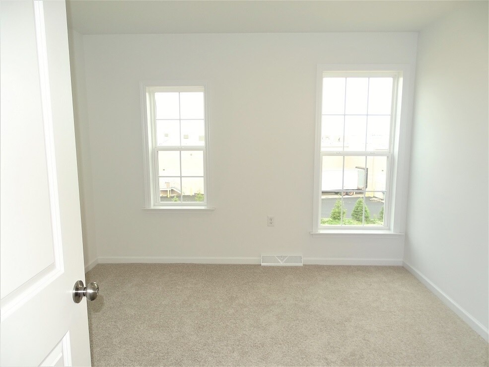 Building Photo - 320 Mayer Pl