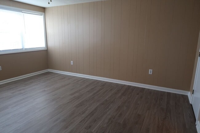 Building Photo - 2749 Sullins St