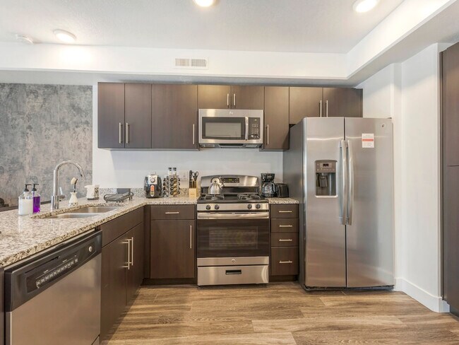 Building Photo - 360 S 400 W