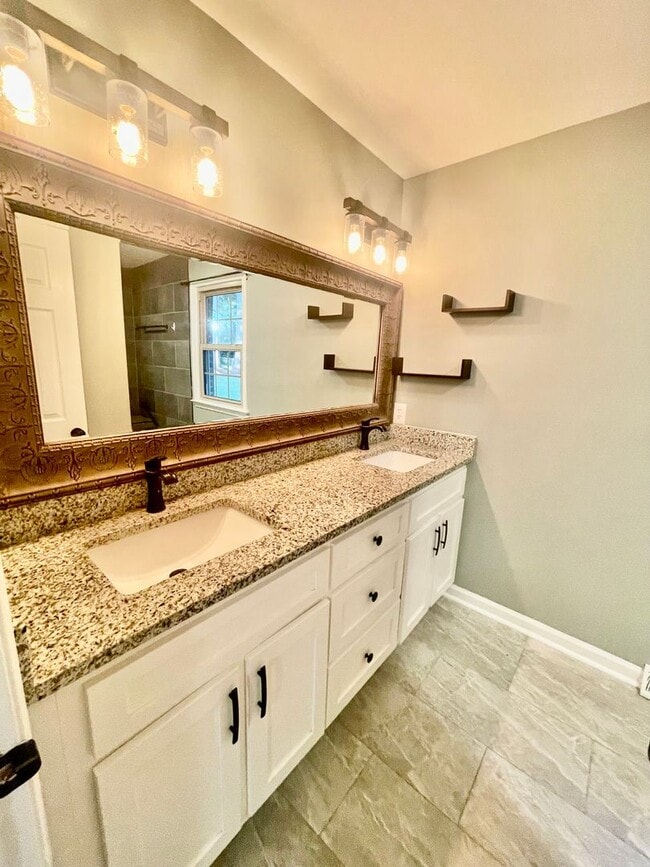 Building Photo - Welcome to this stunning 3-bedroom, 2.5-ba...