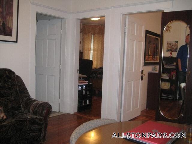 Building Photo - 15 Scottfield Rd