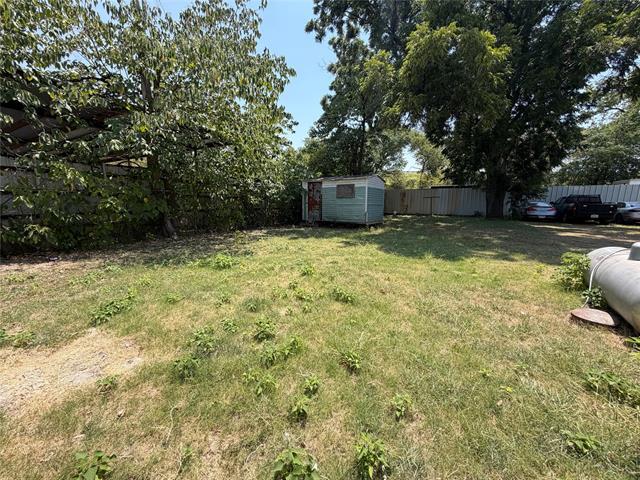 Building Photo - 6010 Chippewa Dr