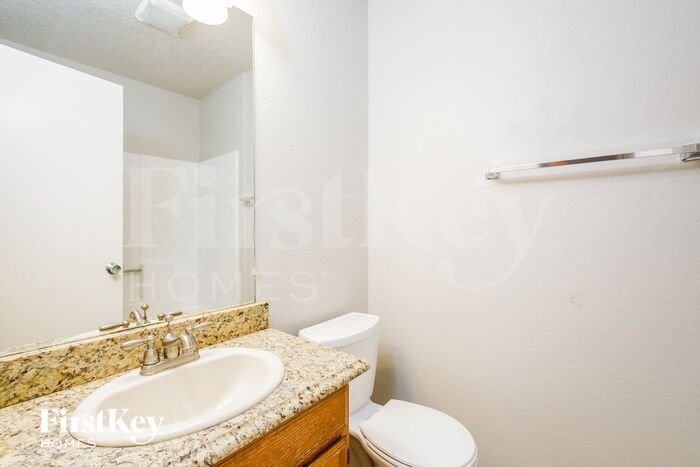 Building Photo - 1721 Quinlan Ct
