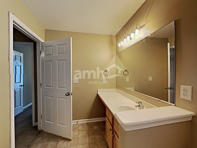 Building Photo - 3003 Hope Cir