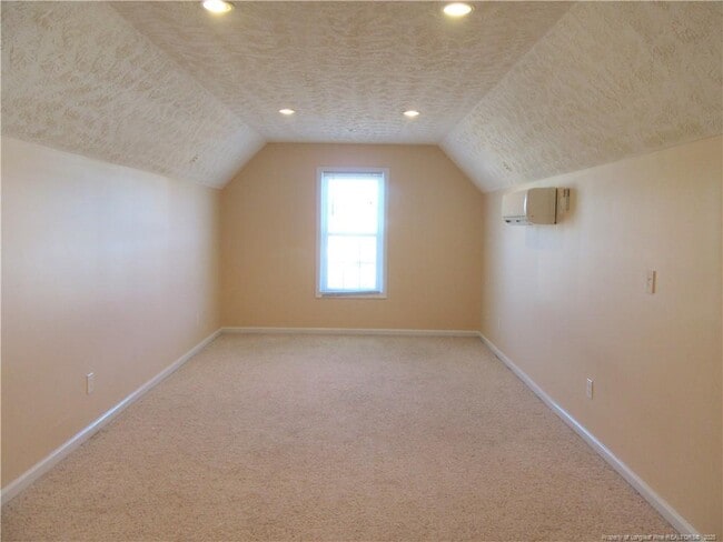 Building Photo - 300 Glen Allen St