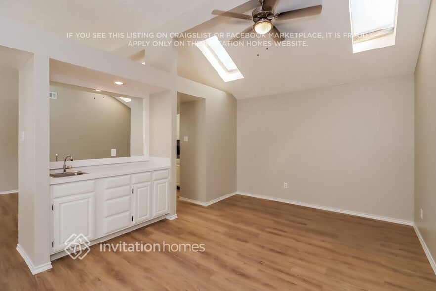 Building Photo - 13015 Stancliff Oaks St