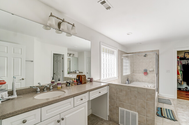 Building Photo - 1024 Patricians Ln
