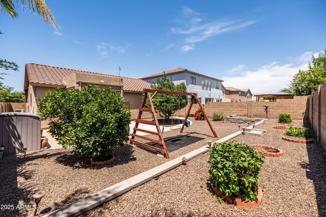 Building Photo - 2177 W Agrarian Hills Dr