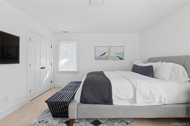 Building Photo - 13 Sherwood Rd