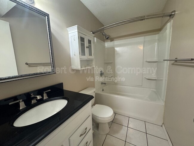 Building Photo - 95 Woodsedge Dr