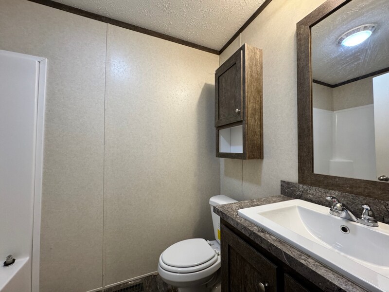 Building Photo - 16152 Notre Dame St