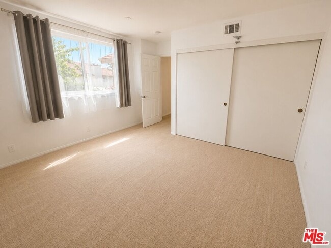 Building Photo - 12245 Shady Hollow Ln