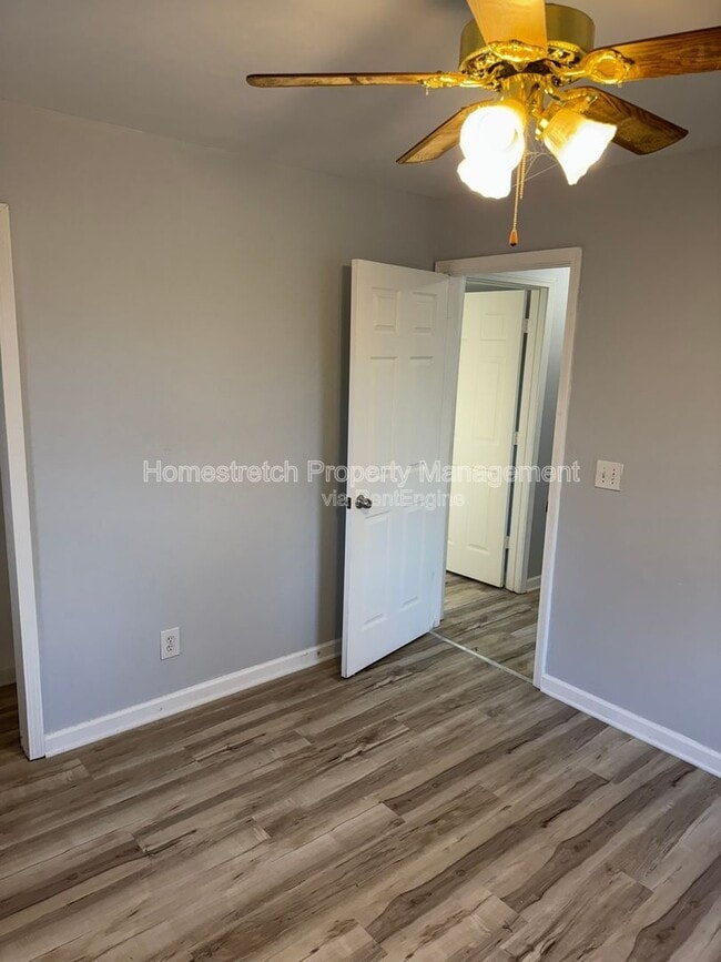 Building Photo - 850 St Bartholomew Dr