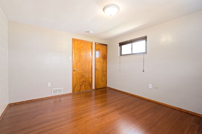 Building Photo - Gorgeous 2 bedroom home in Brookline avail...