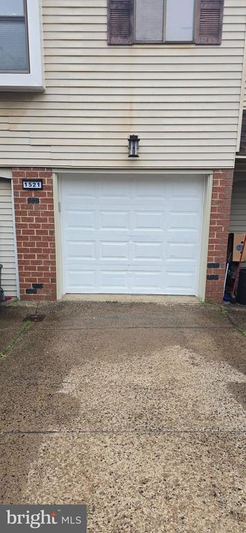 Building Photo - 1521 Stoney Ln