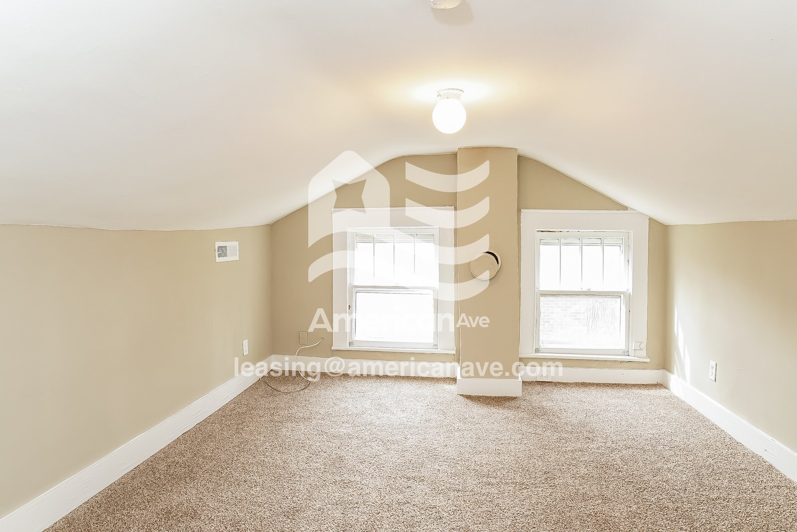 Building Photo - 316 N Regan St