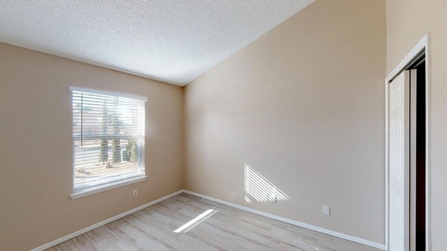 Building Photo - 1108 Coyote Ln