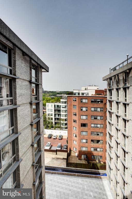 Building Photo - 950 25th St NW