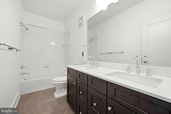 Building Photo - 44824 Tiverton Sq