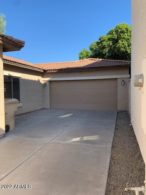 Building Photo - 5158 W Poinsettia Dr