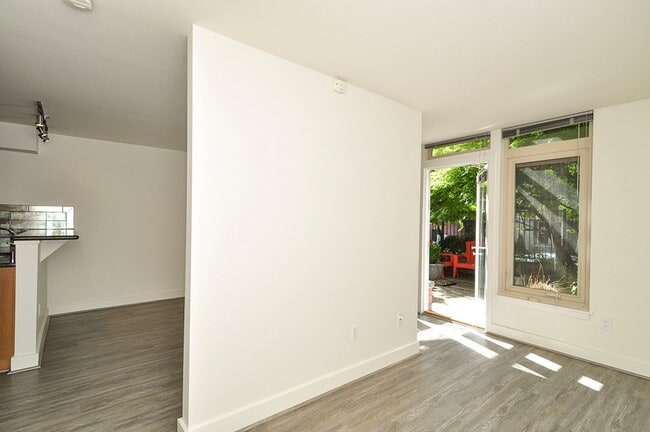 Building Photo - 1620 Belmont Ave