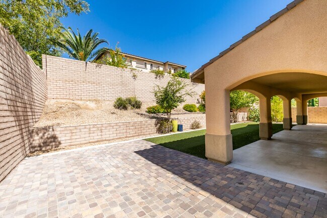 Building Photo - 12056 La Palmera Ave
