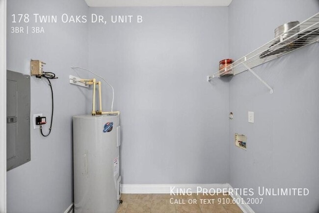 Building Photo - 178 Twin Oaks Dr