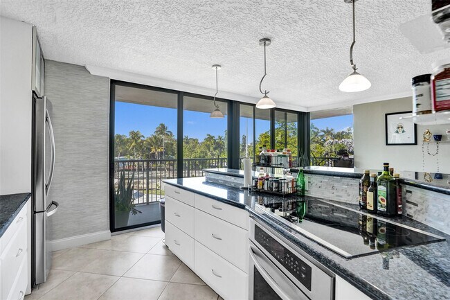 Building Photo - 1301 River Reach Dr