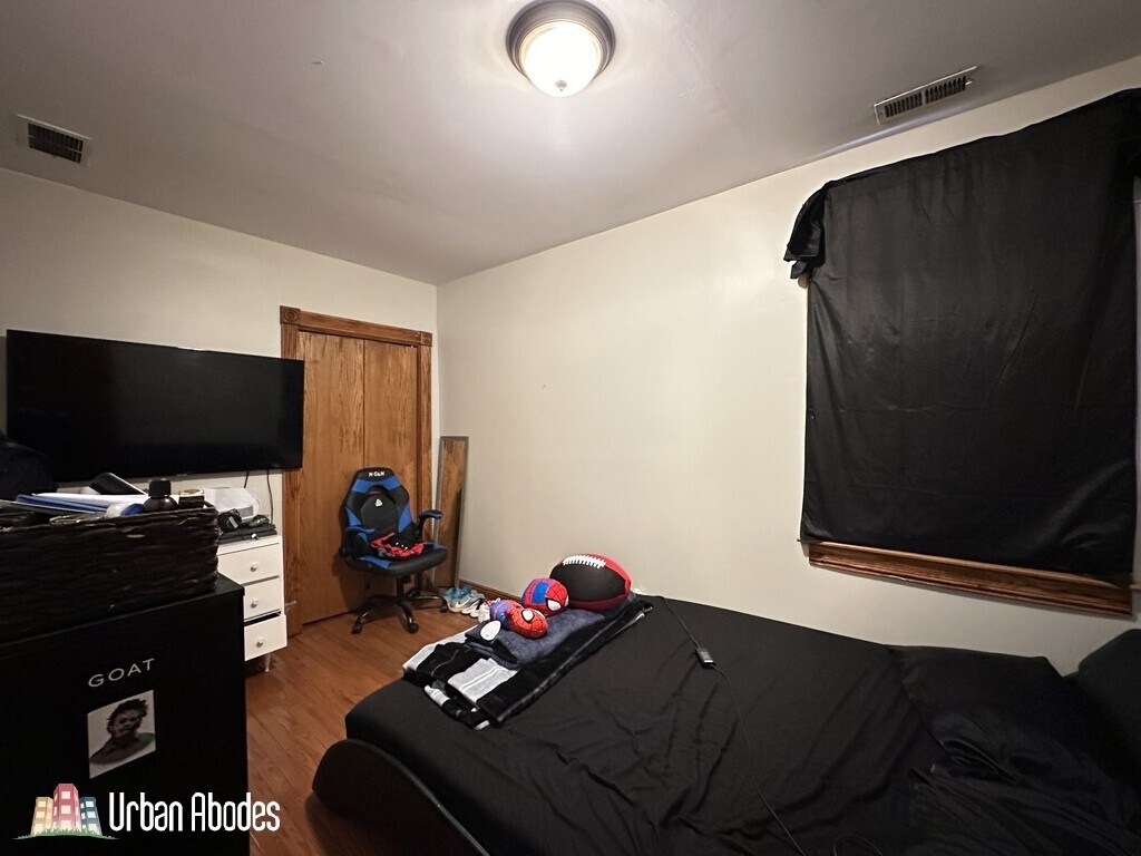 Building Photo - 3532 N Elston Ave