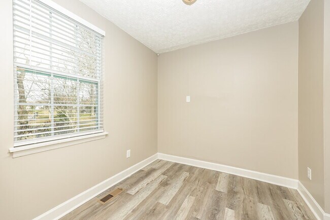 Building Photo - 111 Ridgeview Ct