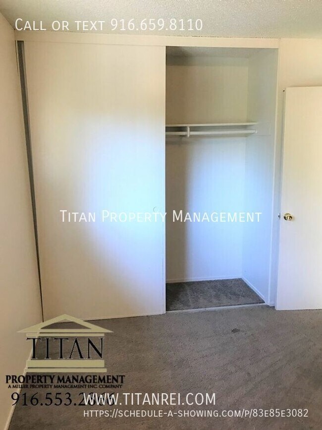 Building Photo - 4400 Greenholme Dr