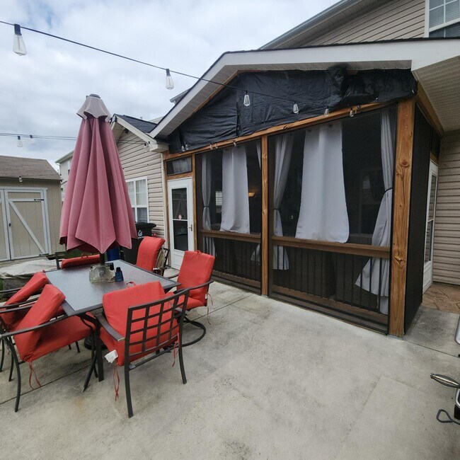 Building Photo - 4516 Paula Dr