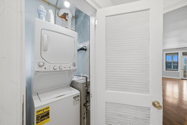 Building Photo - 2908 W Palmer St