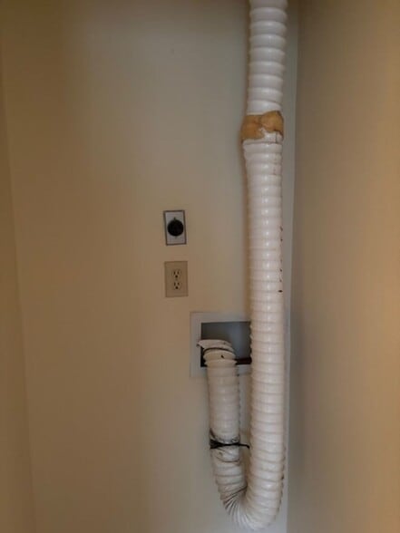 Building Photo - 2420 Stadium Dr