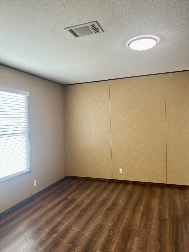 Building Photo - 20677 N Navasota St