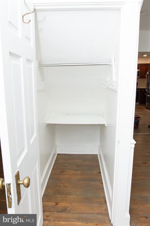 Building Photo - 2928 Lincoln Hwy E