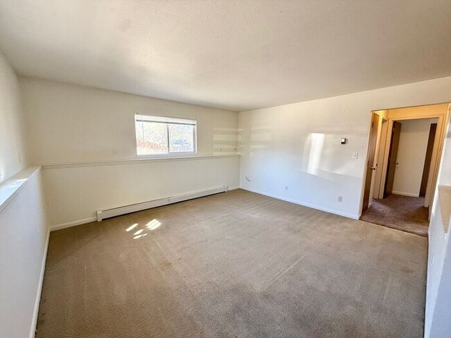 Building Photo - Limited-Time Offer: 2 Weeks Free! 2-Bed, 1-Bath Garden Apartment in Johnstown