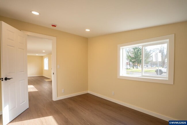 Building Photo - Fully Remodeled 2 Bedroom on a corner lot!