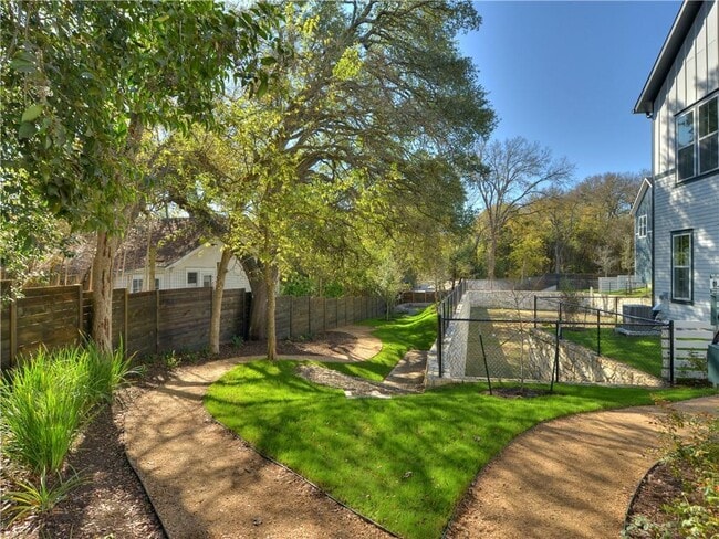 Building Photo - 3809 Valley View Rd