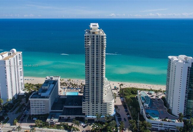 Building Photo - 16699 Collins Ave