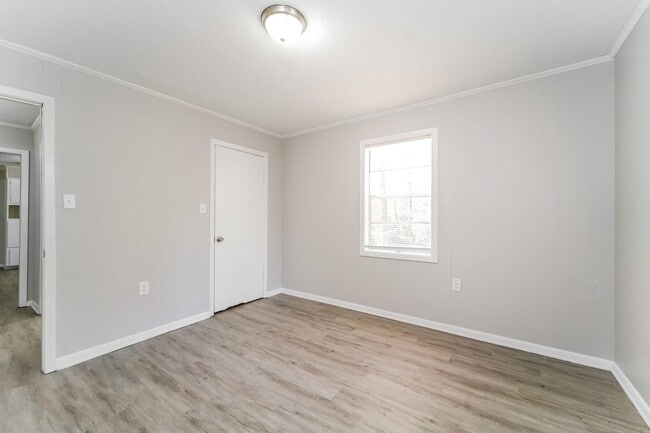 Building Photo - 2751 Glenn St