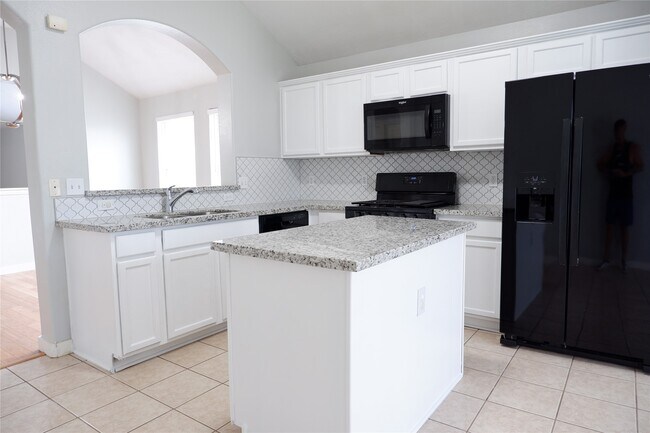 Building Photo - 4611 Parkstone Bend Ct