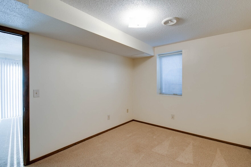 Building Photo - 811 Dondee Dr