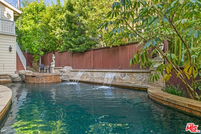 Building Photo - 515 S Westgate Ave