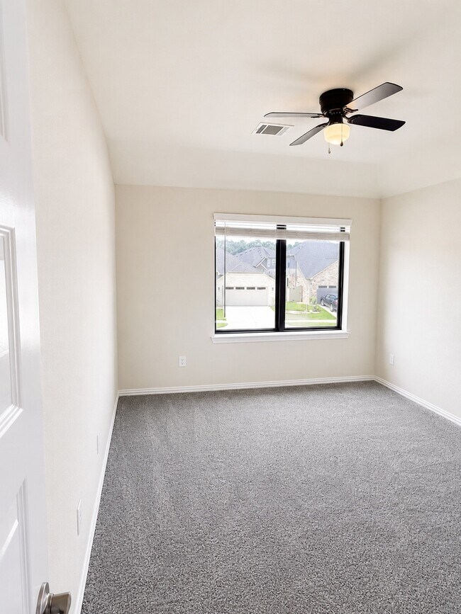 Building Photo - 40575 Goldeneye Pl