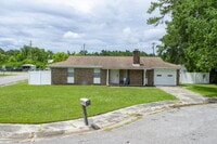 Building Photo - 738 Carondelay Dr