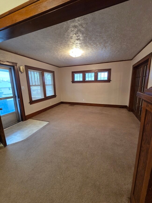 Building Photo - 2400 S Henry St