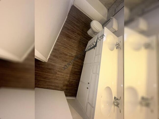 Building Photo - 403 Mistywood Dr