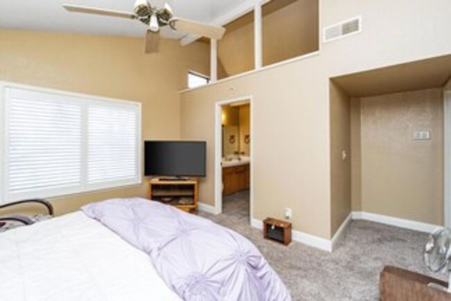 Building Photo - 3 Bedroom 2 Bathroom for Rent $2,400